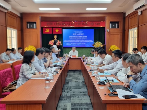 Bộ trưởng Nguyễn Hải Ninh cùng đoàn công tác Bộ Tư pháp khảo sát trung tâm hành chính công phường Sài Gòn
